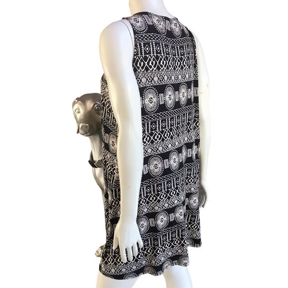 Veronica M Tie Front Geometric Print Black White Flowy Dress Women's Size M - Picture 2 of 8